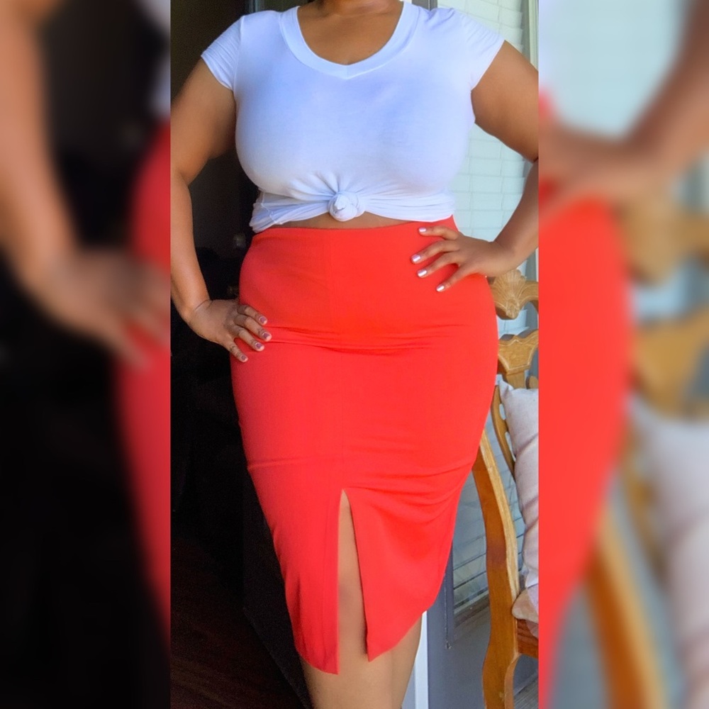 Size 18 New York and Co Coral skirt